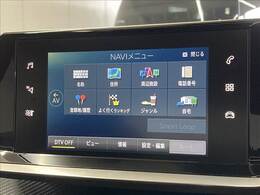 【純正ナビ】一体感のあるナビは、高級感ある車内を演出してくれます。Bluetooth再生などオーディオ機能も充実しておりますので、運転もより楽しめます♪