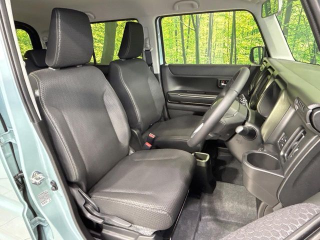運転席シート廻りは使用感も少なく、良好な状態となっています。丁寧に使われていたことがよくわかりますね。