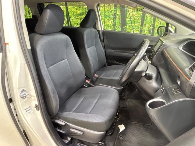 運転席シート廻りは使用感も少なく、良好な状態となっています。丁寧に使われていたことがよくわかりますね。