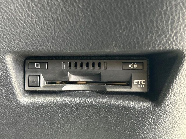 【ETC】高速道路の料金所をストレスなく通過！話題のスポットやサービスエリアに多い「スマートIC」利用時は必須のアイテムです。当店でセットアップを実施、ご納車当日からすぐにご利用いただけます！