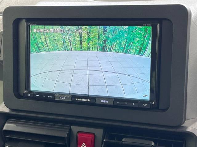 【バックカメラ】駐車時に後方がリアルタイム映像で確認できます。大型商業施設や立体駐車場での駐車時や、夜間のバック時に大活躍！運転スキルに関わらず、今や必須となった装備のひとつです！