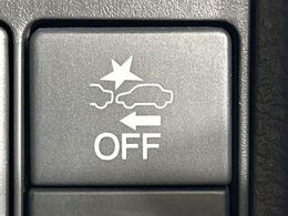 【ホンダセンシング】走行中に前方の車両等を認識し、衝突しそうな時は警報とブレーキで衝突回避と被害軽減をアシスト。より安全にドライブをお楽しみいただけます。