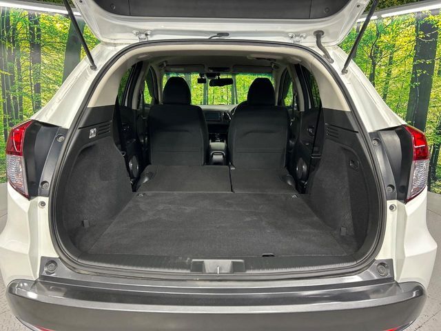後席を格納すると、これだけの広さが！シーンに合わせたシートアレンジで、大きな荷物も積むことが出来ます♪