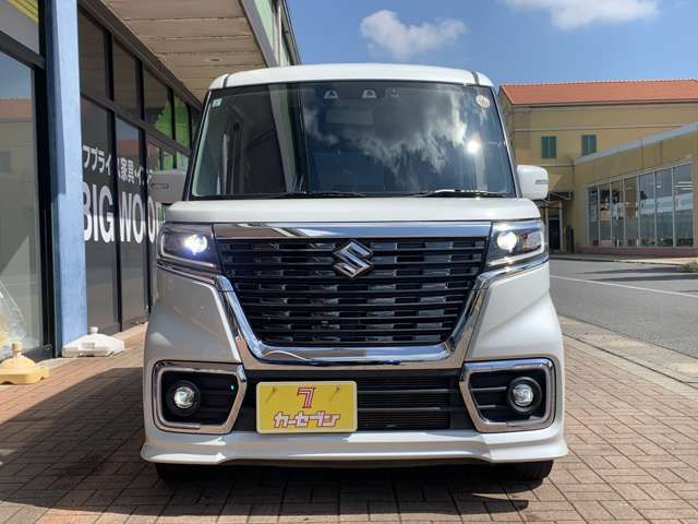 国道464号沿いのBIGHOP内に店舗があります！国道沿いの入り口から入っていただき、左に曲がって道なりに進むと黄色い旗が目印の当店があります！