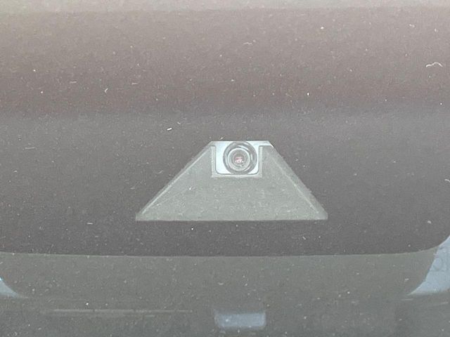 【トヨタセーフティセンス】走行中に前方の車両等を認識し、衝突しそうな時は警報とブレーキで衝突回避と被害軽減をアシスト。より安全にドライブをお楽しみいただけます。