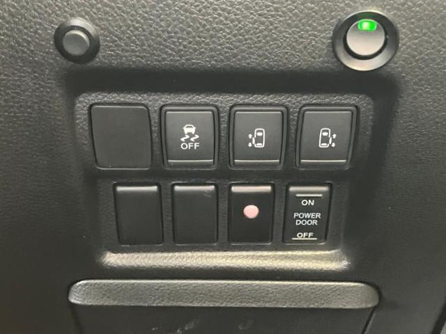 WECARSの展示場では実際に見て、触ってお車をお選びいただけます！知識の豊富な営業スタッフが様々なカーライフをご提案いたします！