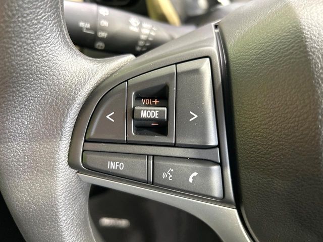 【ステアリングスイッチ】運転中、前方から目線をそらすことなく、オーディオ等の操作が可能な便利機能！安心＆快適なドライブを演出してくれます♪