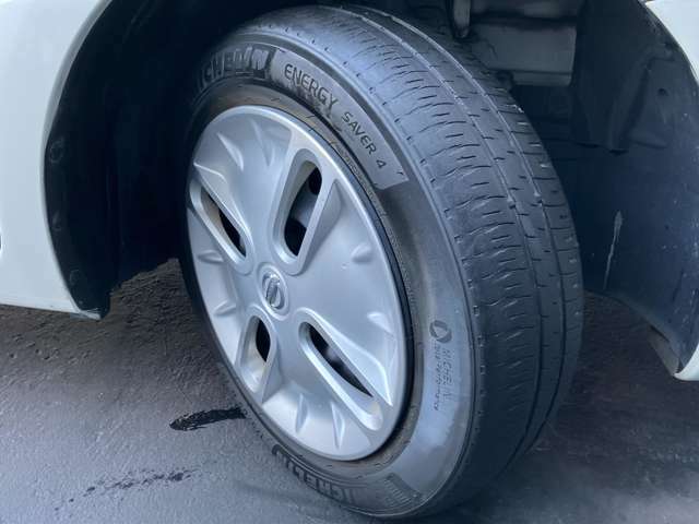 タイヤサイズは.                      175/65R15になります