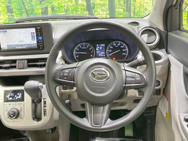 【ステアリングスイッチ】運転中、前方から目線をそらすことなく、オーディオ等の操作が可能な便利機能！安心＆快適なドライブを演出してくれます♪