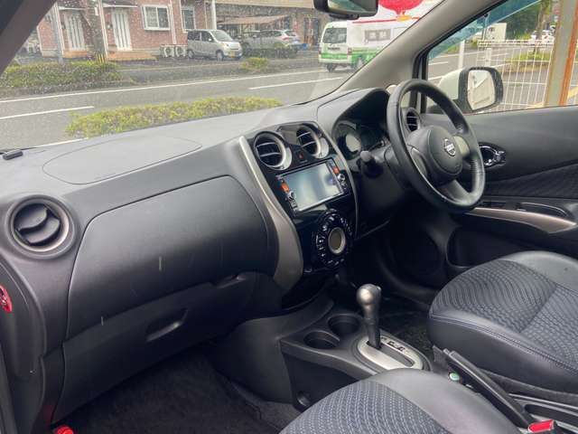サンキュー和田店から200Mです。特選車が勢揃い！！在庫にない車も注文販売OKです。車のことなら何でもお任せ下さい！！