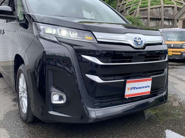 4WD　ドライビングサポート　快適利便PKG（HIGH）　アドバンストドライブ　安心降車アシスト　10.5インチナビ　Bカメラ　後席モニタ　ユニバーサルステップ　3眼プロジェクターLED　前後ドラレコ
