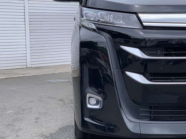 4WD　ドライビングサポート　快適利便PKG（HIGH）　アドバンストドライブ　安心降車アシスト　10.5インチナビ　Bカメラ　後席モニタ　ユニバーサルステップ　3眼プロジェクターLED　前後ドラレコ