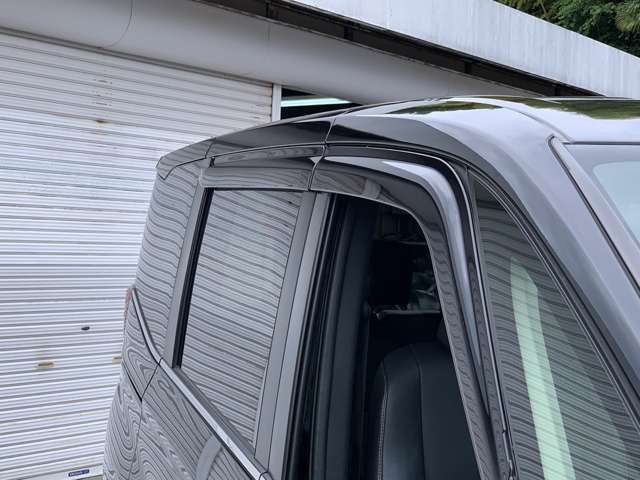 4WD　ドライビングサポート　快適利便PKG（HIGH）　アドバンストドライブ　安心降車アシスト　10.5インチナビ　Bカメラ　後席モニタ　ユニバーサルステップ　3眼プロジェクターLED　前後ドラレコ