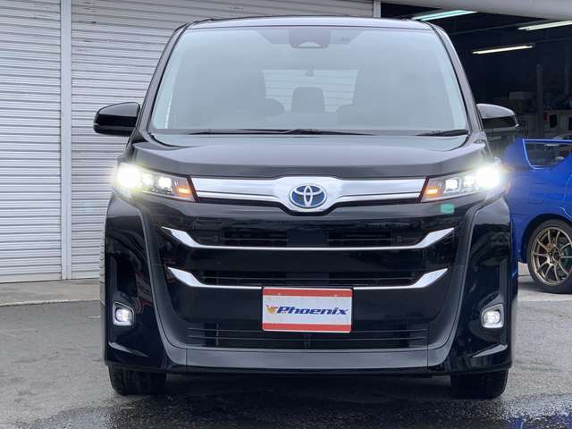 4WD　ドライビングサポート　快適利便PKG（HIGH）　アドバンストドライブ　安心降車アシスト　10.5インチナビ　Bカメラ　後席モニタ　ユニバーサルステップ　3眼プロジェクターLED　前後ドラレコ