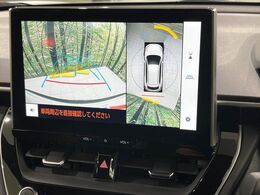 【パノラミックビューモニター】専用のカメラにより、上から見下ろしたような視点で360度クルマの周囲を確認することができます☆死角部分も確認しやすく、狭い場所での切り返しや駐車もスムーズに行えます。