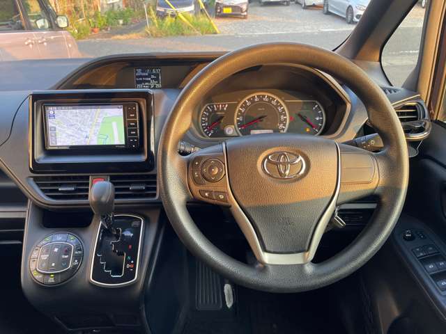 お客様の愛車の下取り、買取りもお任せください！お車の価値をしっかり反映させていただきます。もちろん愛車の査定だけでもオッケーです。査定そのものにはお金はかかりません。お気軽にご来店ください。
