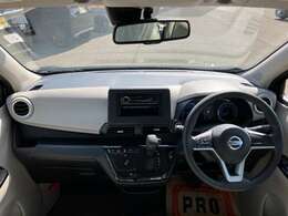 運転席まわりです。細かいオプションなど、気になるところがあればお気軽にメールやお電話等でお問合せください。