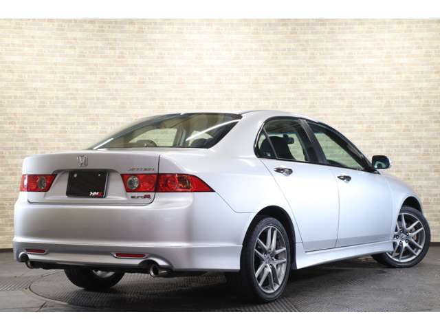 VTEC・ボクサーエンジンなど国産スポーツカーを中心とした販売・整備・チューニングを行っております。ぜひ、当社のブログもご覧になってください。https://hm-r.co.jp/