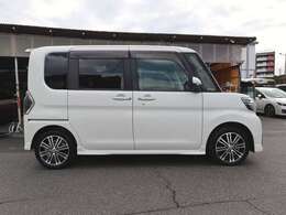 ターボ　禁煙車！ナビフルセグTV後カメラBT　両側電動スライド　シートヒーター　LEDライト＆フォグ　アルミ　外装に目立つ傷もなく程度良好なお車です！程度を重視したいお客様もナットク！