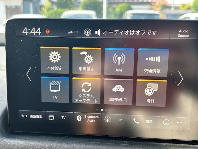 ナビはメモリータイプ。ホンダコネクト任意保険加入可能なモデルです。