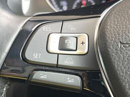 ●レーダークルーズコントロール：前の車との車間距離を一定にとりつつ、一定速度で自動走行してくれる次世代のクルーズコントロール！主に高速道路や自動車専用道路で使用する便利な機能です！