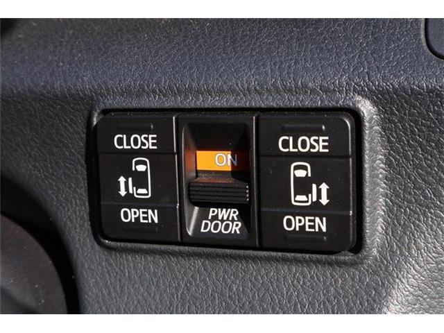 両側電動スライドドアなので乗り降りラクラク♪
