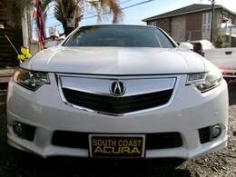 北米ACURAグリル＆エンブレム完備。フロントバンパー国内ライセンスブラケットもスムージング済みになります。