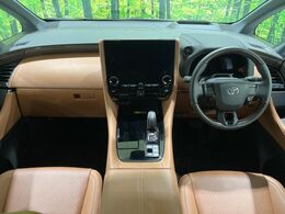 【純正○○インチアルミホイール】外観にマッチした純正アルミホイールを装着しております。各種社外アルミホイールや、スタッドレスタイヤも取扱いしております。是非ご相談ください♪