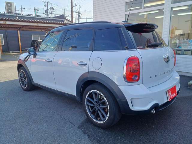 当社の総額は・名義変更費用・点検費用・各種税金・リサイクル券が含まれており、県内登録の場合、車庫証明費用を除く実際にお乗り頂くのに必要な金額が全て含まれております。