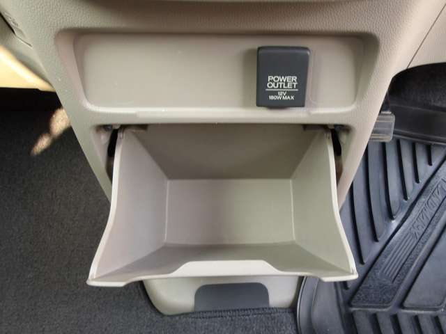 ご希望であれがナンバープレートも好きな番号にできます。語呂合わせの自分の好きな番号、奥様の誕生日等を選んでみたらいかがでしょうか？