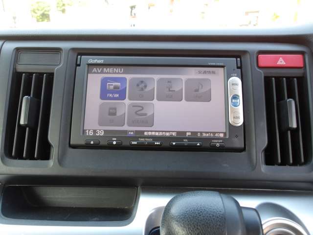 ホンダ純正ギャザスオーディオ。チューナー、CD、SD等ミュージックソースも多彩です。
