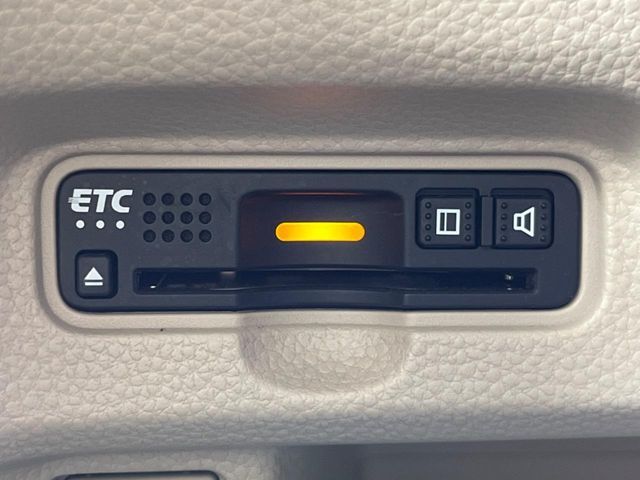 【ETC】高速道路の料金所をストレスなく通過！話題のスポットやサービスエリアに多い「スマートIC」利用時は必須のアイテムです。当店でセットアップを実施、ご納車当日からすぐにご利用いただけます！