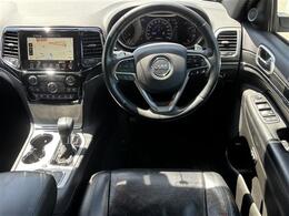 気になる車はお電話やメールでお問い合わせ下さい。なお、お電話での在庫の取り置きはできません。事前に来店のご予約をおススメします。商談が重なる事が増えていますので事前に在庫有無をご確認下さいませ。