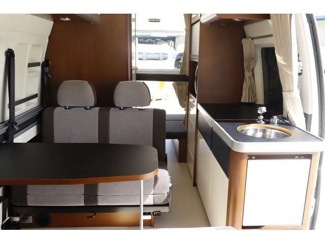 トヨタ　ハイエース　トイファクトリー　GT　アルタモーダ　7名乗車　1500Wインバーター　FFヒーター　冷蔵庫　ツインサブBT　ラップポン　2段ベッド　社外スタビ