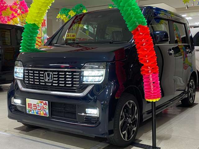 MEGAドン・キホーテ旭川店内にお車をご用意して皆様のご来店をお待ちしています★