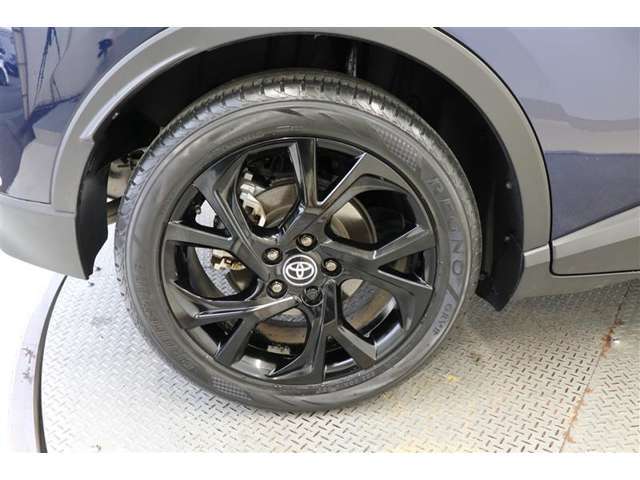 純正アルミホイール【タイヤサイズ225/50R18】