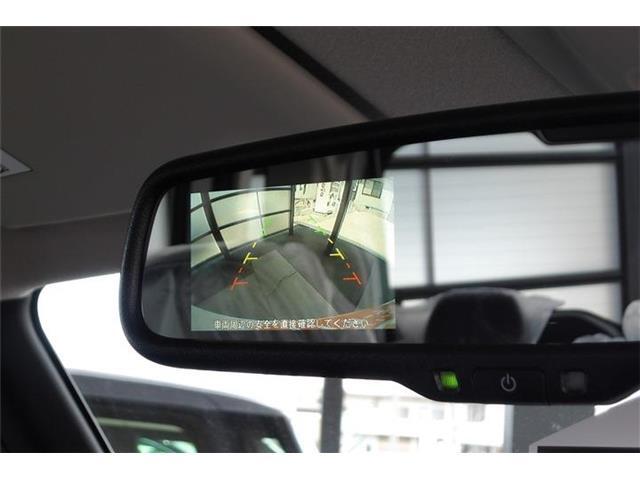 バックモニター付ですので、車庫入れも駐車もラクラクです。