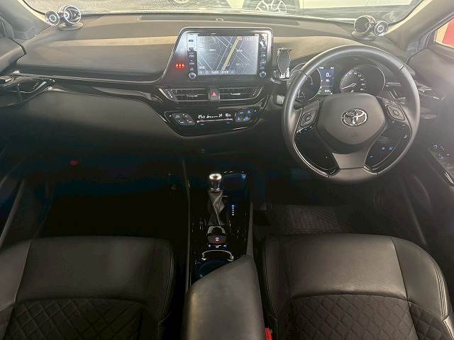 アイポイントが高く見晴らしの良い運転席です！