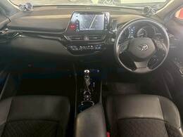 アイポイントが高く見晴らしの良い運転席です！