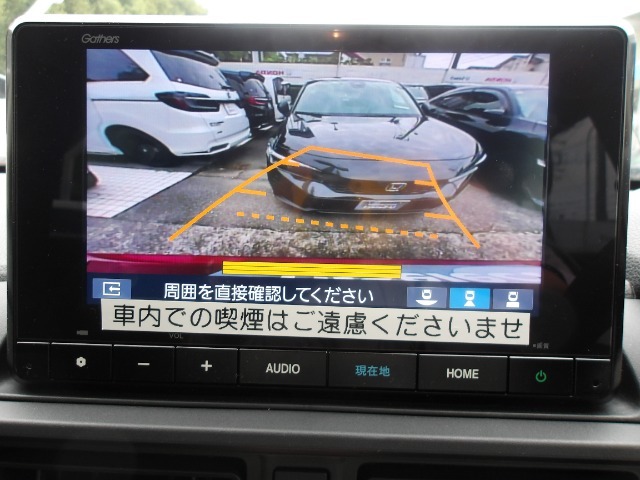 後方確認はオマカセのリアカメラ付です。雨天時や夜間のバック駐車時などで特に視界の安全確認に役立ちます。