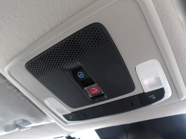 体調不良や事故に遭遇した時、高速道路上であおり運転にあっている時など、ホンダトータルケア緊急サポートセンターにつながり、オペレーターが警察・救急への取次ぎを行います。別途登録が必要です。