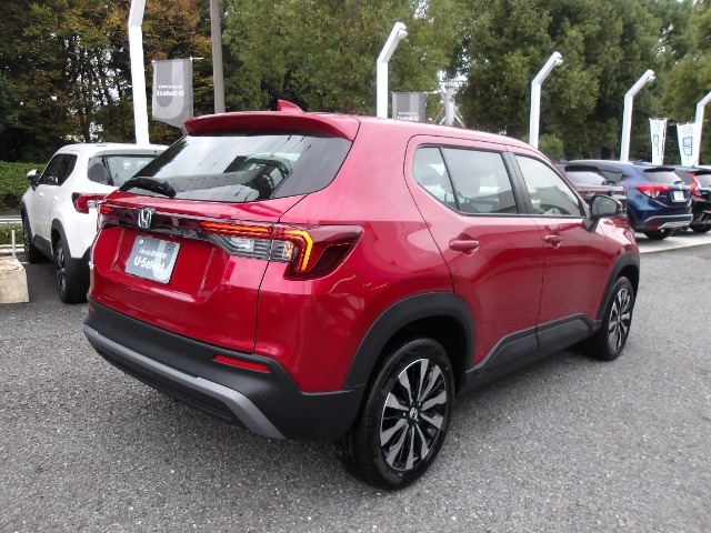 シンプルで視認性の良いメーターまわりです。速度や走行距離、燃料残量などドライブに欠かせない情報を素早く確認することができます。