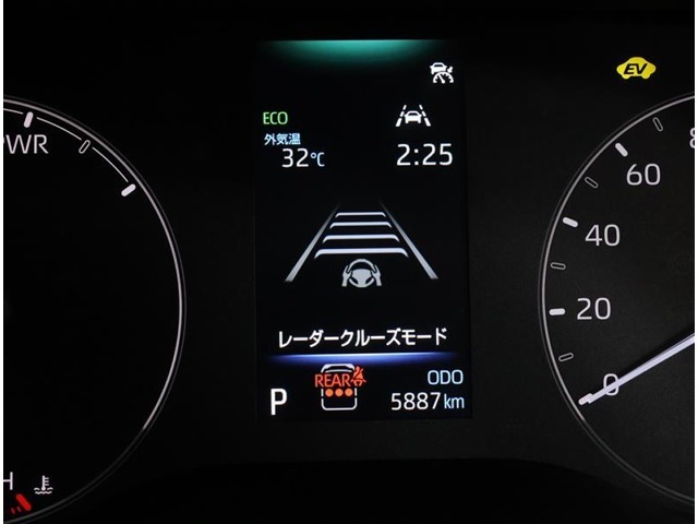 走行距離少ないです！！装備も充実していて取扱説明書や整備手帳も完備しています！