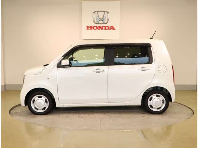 車両状態証明書付き車両です。車両状態を検査員が評価をし、結果を点数で表示しております。1台1台プロの目で事細かにチェックしている車両ですので、ご安心してお買い求めしていだけます。