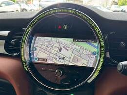 先進のBMW　タッチパッド付きi-driveとほぼ同性能のHDDナビゲーションになります。USBインターフェースやブルートゥースオーディオなど様々な先進機能をお楽しみいただけます。