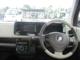 インパネ全体です！内装のボタンの位置などをご確認ください♪