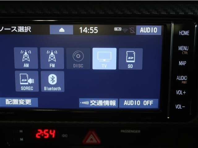車内でCD DVD等、様々なメディアが楽しめます。