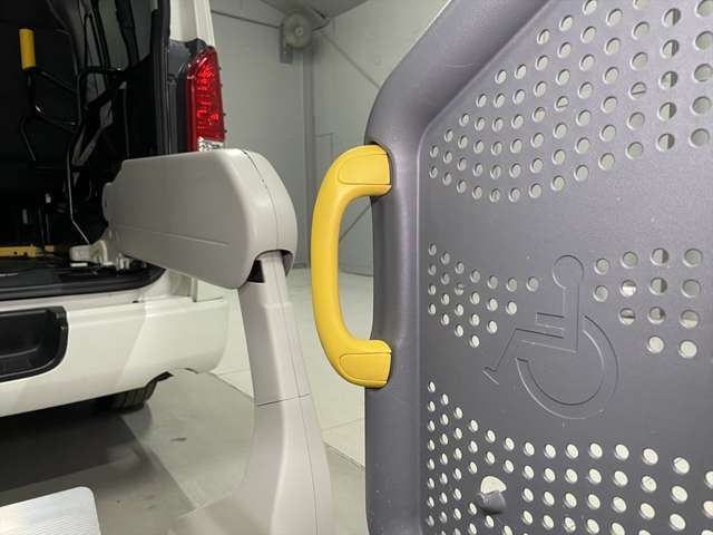 福祉車両取扱士スペシャリスト（一社）日本福祉車輌協会の資格者が多数在籍。営業からメンテナンスまでプロ集団。車いす、ストレッチャーなど、どんなことでもご相談ください。