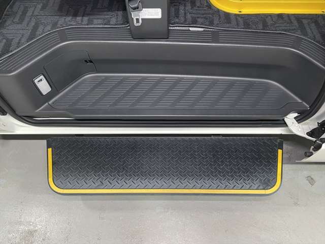 全車プラチナ保証付(最上級保証)でなんと406箇所(部位)を保証！設定上限32万円が支払総額に。中古福祉車両も安心です。※一部15年経過車・15万K以上走行車は対象外。