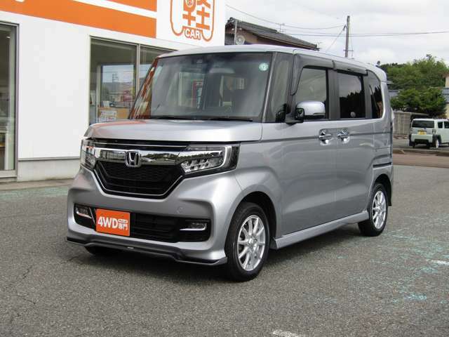 ■店頭のお車には、車検(保安基準品)OKのものでありましたらカスタマイズオプションも可能です。カスタマイズでおしゃれにドレスアップはいかがでしょうか？アルミのインチアップ等もご相談下さい。